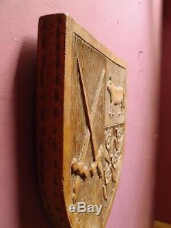 ANTIQUE 1920's CARVED WOOD GOTHIC DESIGN SHIELD SHAPED COAT of ARMS PANEL