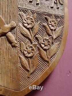 ANTIQUE 1920's CARVED WOOD GOTHIC DESIGN SHIELD SHAPED COAT of ARMS PANEL