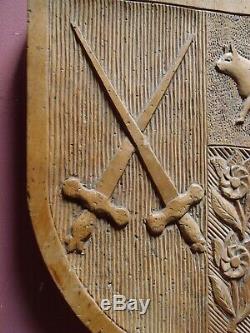 ANTIQUE 1920's CARVED WOOD GOTHIC DESIGN SHIELD SHAPED COAT of ARMS PANEL