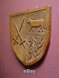 ANTIQUE 1920's CARVED WOOD GOTHIC DESIGN SHIELD SHAPED COAT of ARMS PANEL