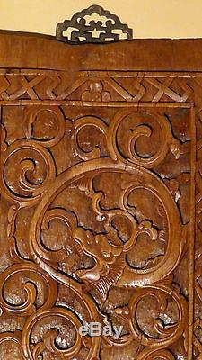 Antique 19c Chinese Elm Wood Hand Carved Panel Depicts Village Scene, Floral Trim